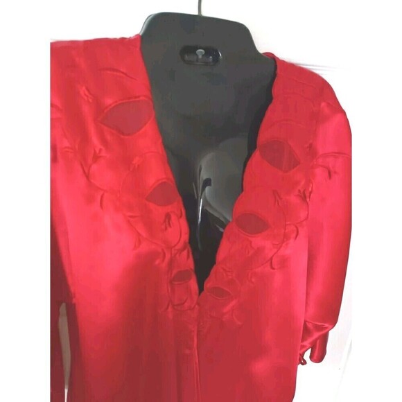 Inner Most Robe Size Medium Woman's Red Embroidered Satin Silky Vintage - Picture 7 of 8